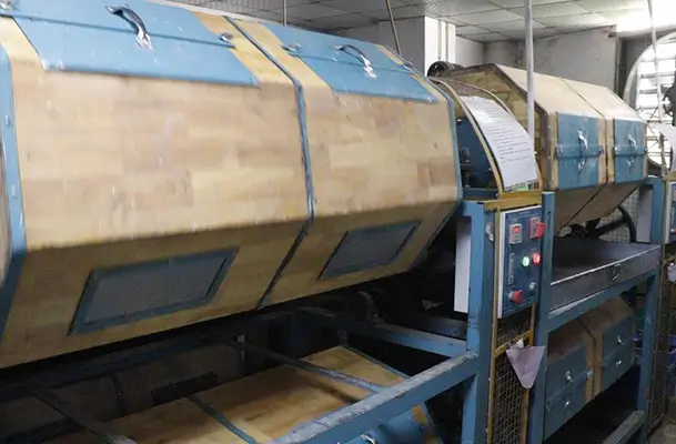 Glasses processing machine