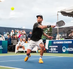 Pro player uses JOOLA paddle in games